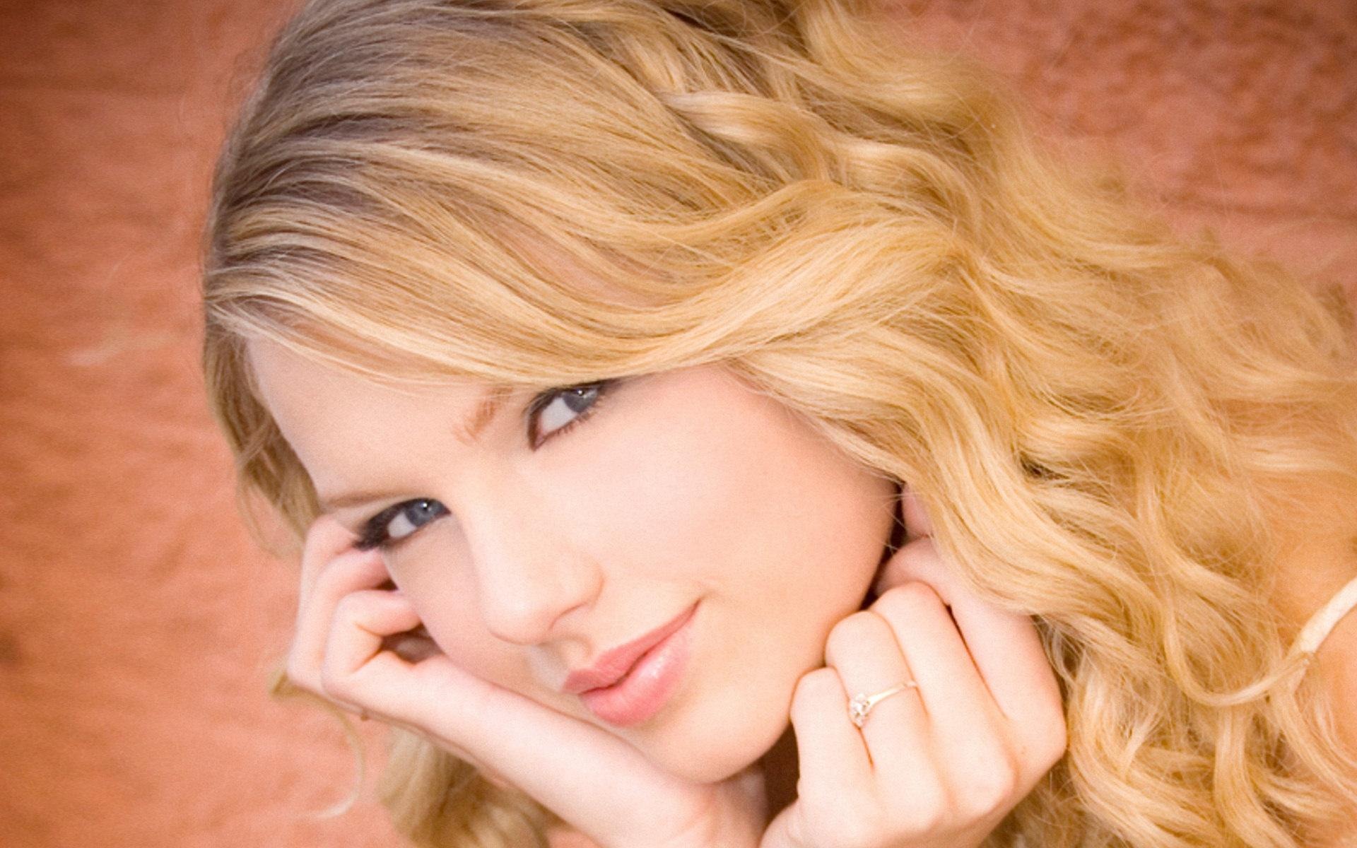 Taylor-Swift Cute Wallpapers